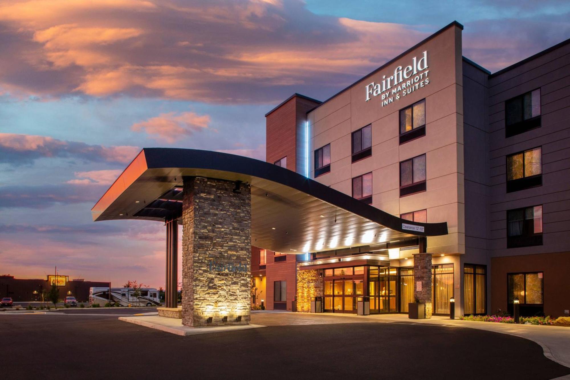 Fairfield By Marriott &