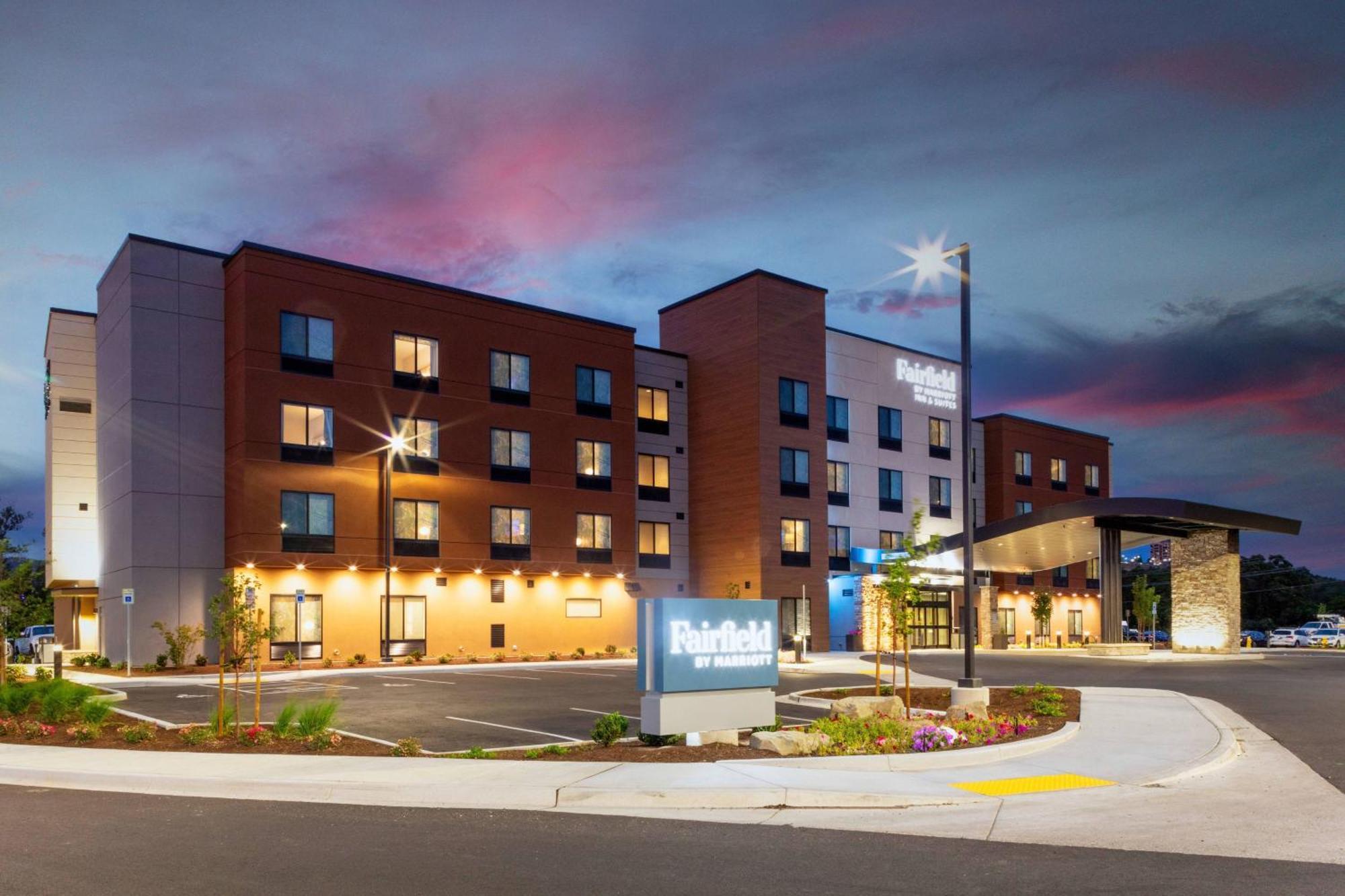 Hotel Fairfield By Marriott & 2*
