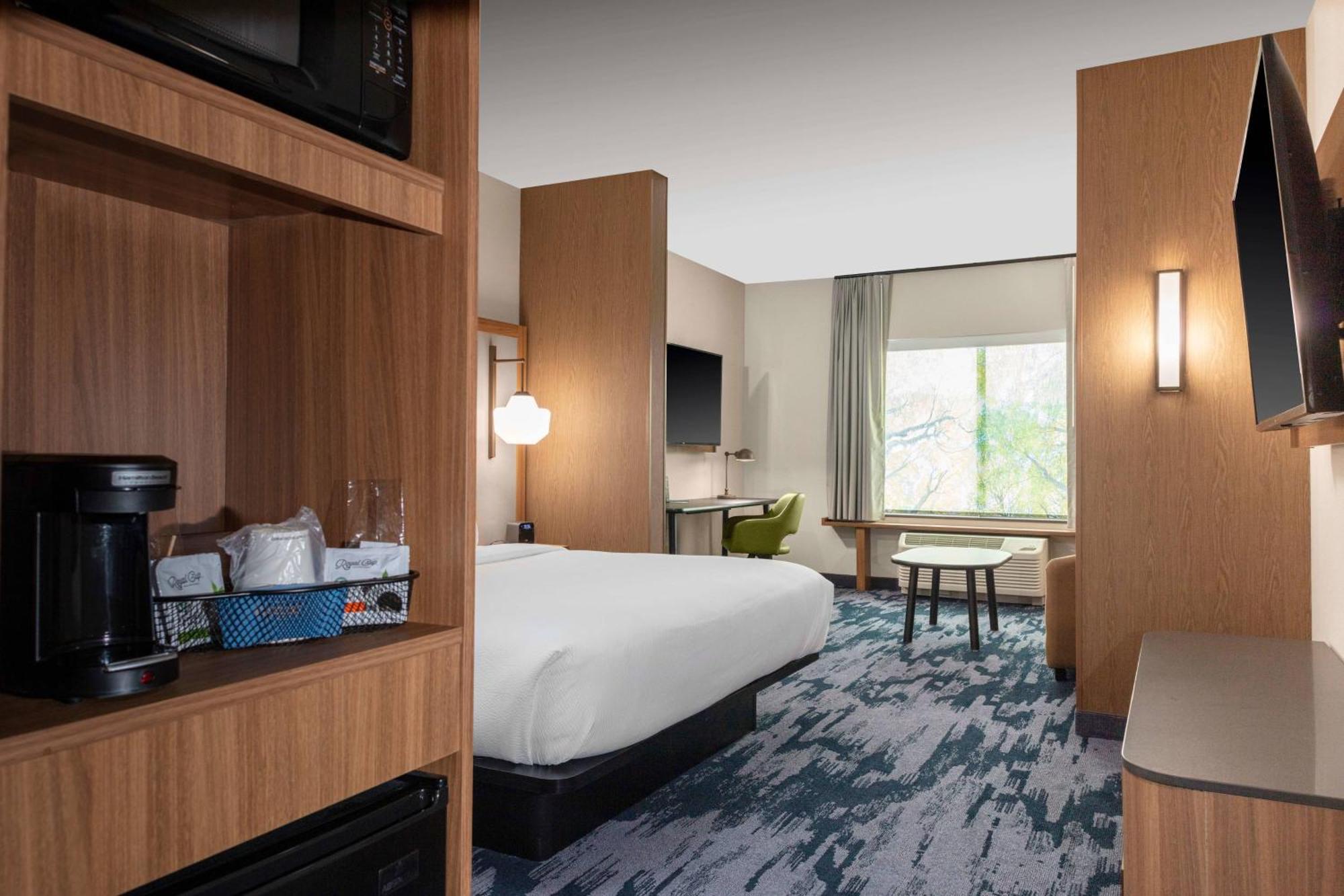 Hotel Fairfield By Marriott & Medford